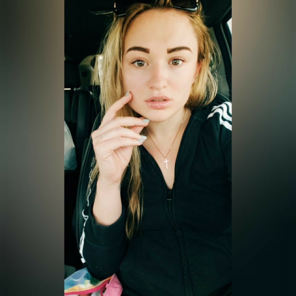 Meet your Posher, Allie